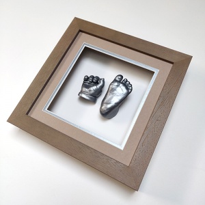 Classic 8x8'' Square Oak Frame